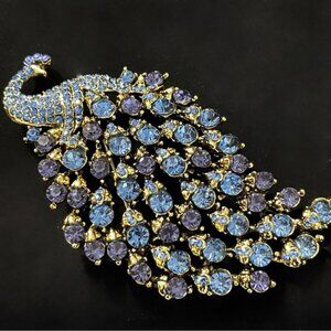 ✨Stunning Blue Peacock Brooch with Crystals